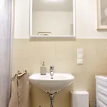 Modernes Studio-apartment Mit Privatem Stellplatz Fuer Bis Zu 4 Personen Naehe Mosel & Weinberge Und Stadtnah Apartment Koblenz (Rhineland-Palatinate)