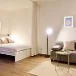 Modernes Studio-apartment Mit Privatem Stellplatz Fuer Bis Zu 4 Personen Naehe Mosel & Weinberge Und Stadtnah Apartment Koblenz (Rhineland-Palatinate)