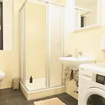Apartment Modernes Studio-apartment Mit Privatem Stellplatz Fuer Bis Zu 4 Personen Naehe Mosel & Weinberge Und Stadtnah