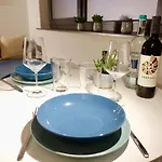 Modernes Studio-apartment Mit Privatem Stellplatz Fuer Bis Zu 4 Personen Naehe Mosel & Weinberge Und Stadtnah * Koblenc