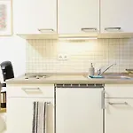 Modernes Studio-apartment Mit Privatem Stellplatz Fuer Bis Zu 4 Personen Naehe Mosel & Weinberge Und Stadtnah * Koblenc