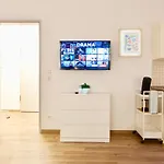 Modernes Studio-apartment Mit Privatem Stellplatz Fuer Bis Zu 4 Personen Naehe Mosel & Weinberge Und Stadtnah Koblenc