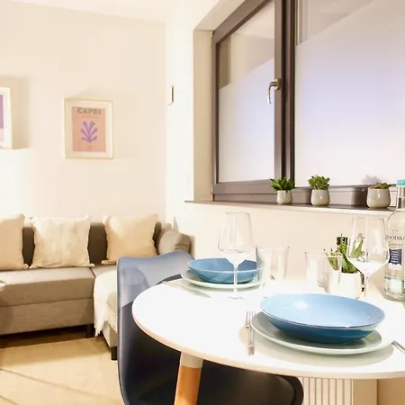 Modernes Studio-apartment Mit Privatem Stellplatz Fuer Bis Zu 4 Personen Naehe Mosel & Weinberge Und Stadtnah * كوبلنس