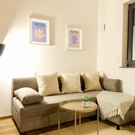 Modernes Studio-apartment Mit Privatem Stellplatz Fuer Bis Zu 4 Personen Naehe Mosel & Weinberge Und Stadtnah Koblenc