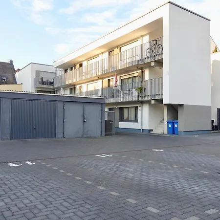Modernes Studio-apartment Mit Privatem Stellplatz Fuer Bis Zu 4 Personen Naehe Mosel & Weinberge Und Stadtnah Koblenc