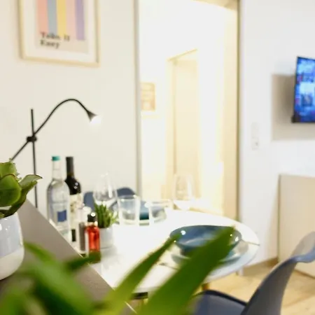 Modernes Apartment, Stadtnah, Stellplatz, Naehe Mosel Apartment *
