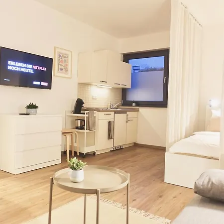 Modernes Studio-apartment Mit Privatem Stellplatz Fuer Bis Zu 4 Personen Naehe Mosel & Weinberge Und Stadtnah 公寓 *