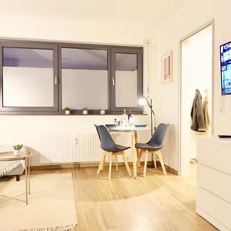 Modernes Studio-apartment Mit Privatem Stellplatz Fuer Bis Zu 4 Personen Naehe Mosel & Weinberge Und Stadtnah * 科布倫茨