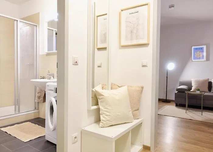 Modernes Studio-apartment Mit Privatem Stellplatz Fuer Bis Zu 4 Personen Naehe Mosel & Weinberge Und Stadtnah