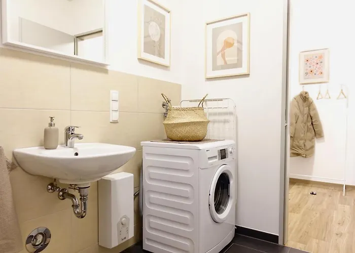 Apartment Modernes Studio-apartment Mit Privatem Stellplatz Fuer Bis Zu 4 Personen Naehe Mosel & Weinberge Und Stadtnah Koblenz (Rhineland-Palatinate)