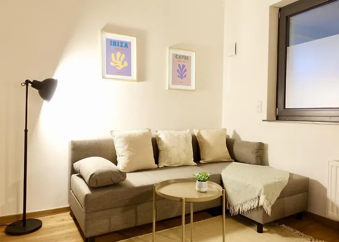Modernes Studio-apartment Mit Privatem Stellplatz Fuer Bis Zu 4 Personen Naehe Mosel & Weinberge Und Stadtnah Κόμπλεντς