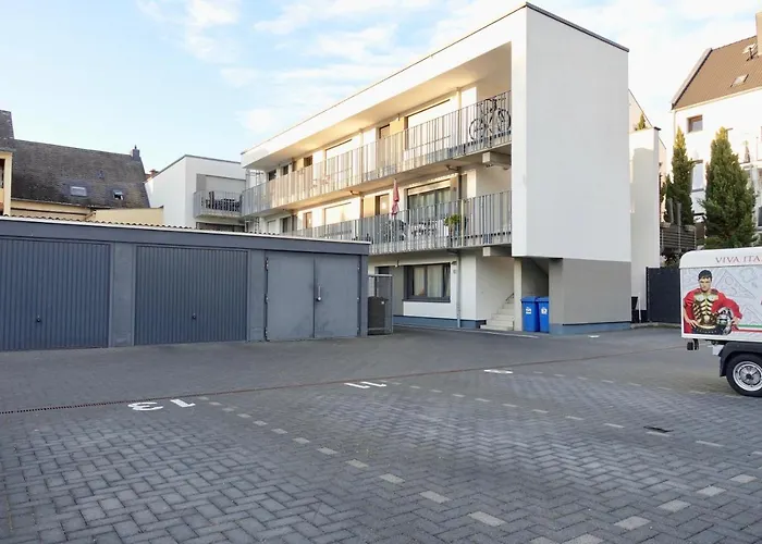 Modernes Studio-apartment Mit Privatem Stellplatz Fuer Bis Zu 4 Personen Naehe Mosel & Weinberge Und Stadtnah Koblenz (Rhineland-Palatinate)