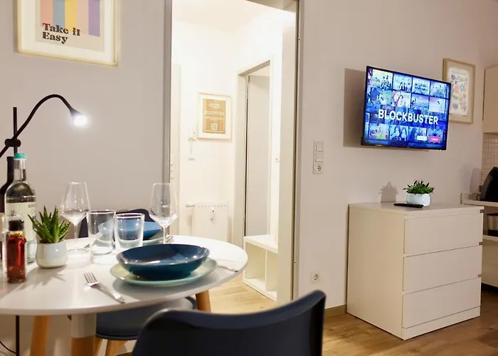 Modernes Studio-apartment Mit Privatem Stellplatz Fuer Bis Zu 4 Personen Naehe Mosel & Weinberge Und Stadtnah * Κόμπλεντς