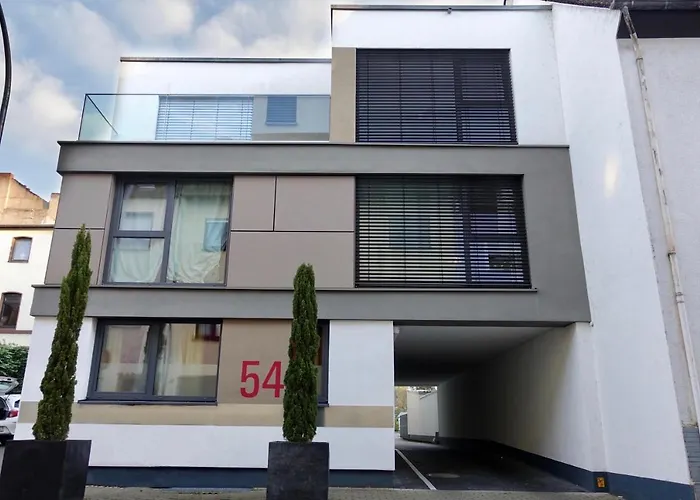 Modernes Studio-apartment Mit Privatem Stellplatz Fuer Bis Zu 4 Personen Naehe Mosel & Weinberge Und Stadtnah *